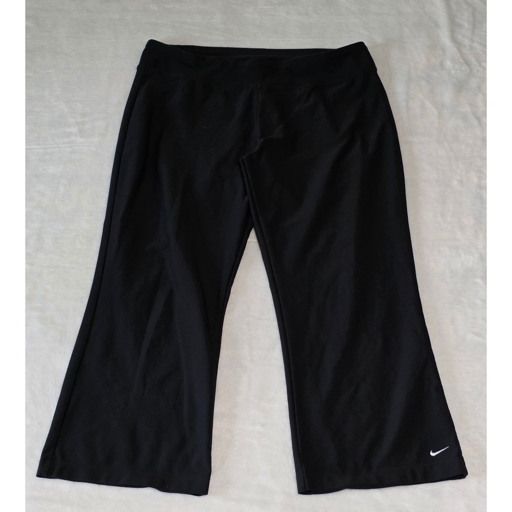 Nike Dri-FIT Black Cropped Flared Yoga Athletic Pants Women Large S50712NAY